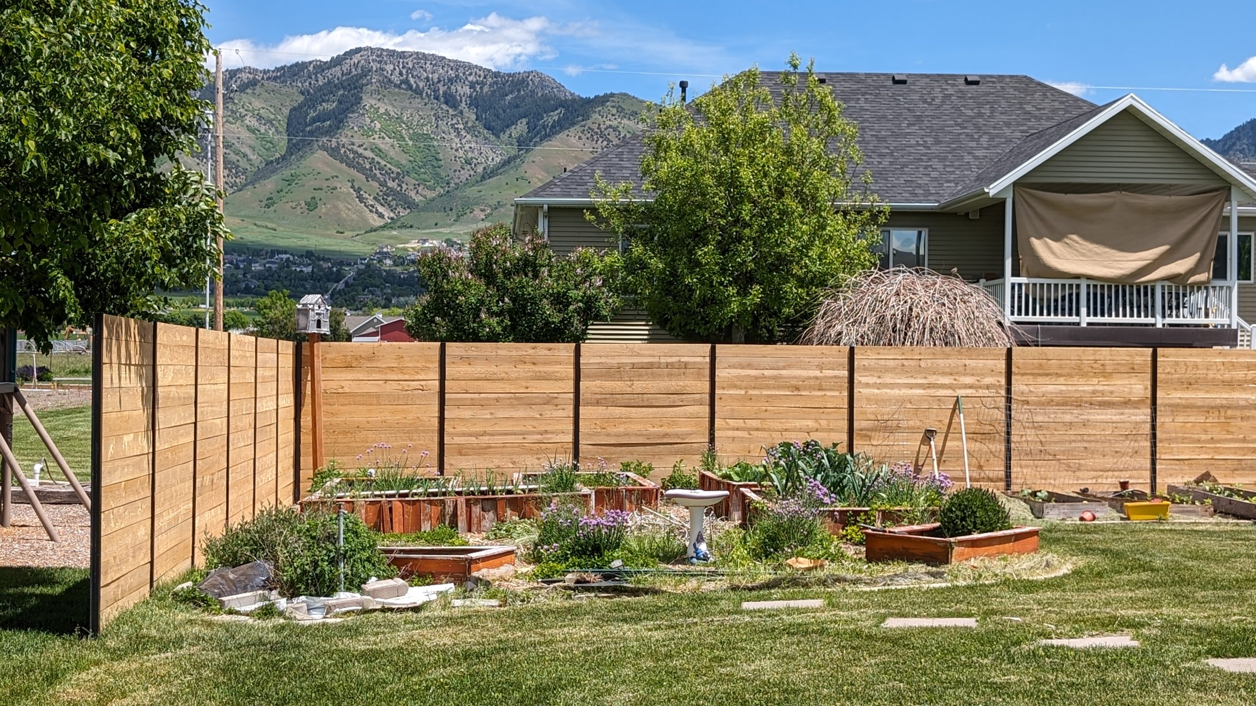 Horizontal cedar fence in North Logan, Utah Horizontal cedar fence in North Logan, Utah